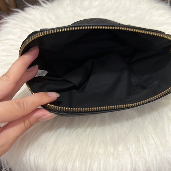 Kismet makeup bag with gold arrow accent NWT - Picture 3 of 3